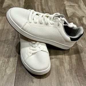 Suavs Men’s The Classic Sneaker in Jet Black, Size 9